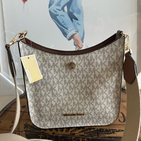 Michael Kors - Briley Small Logo Messenger Bag - NWT - Picture 4 of 8